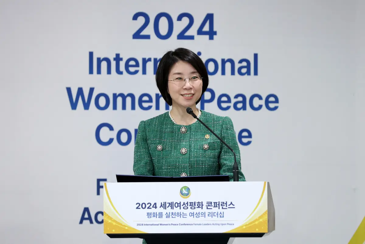 개회사 중인 윤현숙 대표